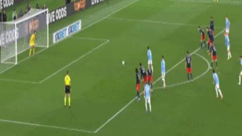 “狂飙9记三分！超越76人队史辉煌！乔治激情宣言：投篮到疯狂境界！”